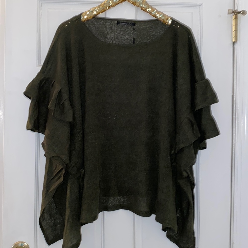 Do Everything In Love Ruffle Sweater/Poncho Green One Size NWT!